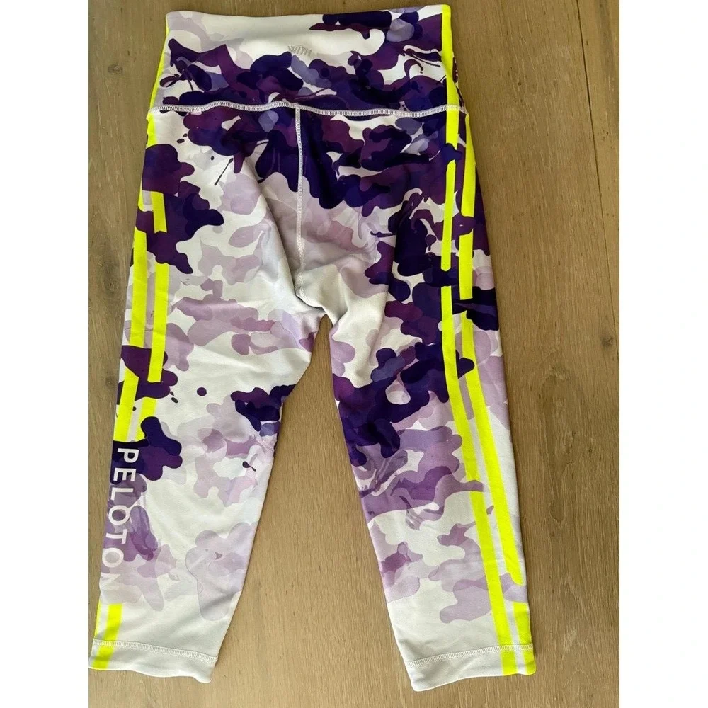 Peloton WITH Leggings Womens fits Size 6‎ Purple Camouflage High Rise Capri
